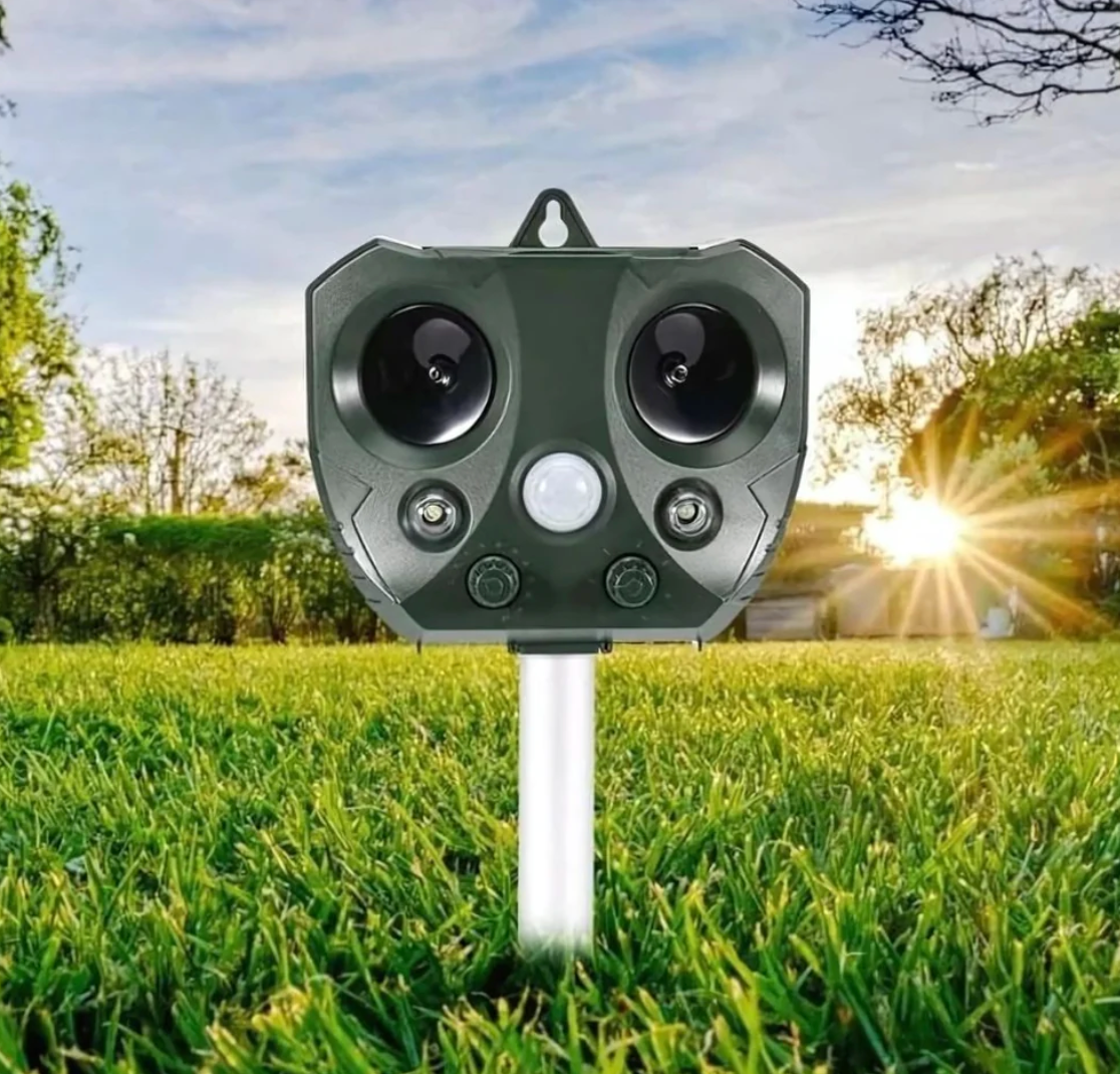 Ultrasonic Bird & Pest Defender – Solar-Powered Outdoor Repeller